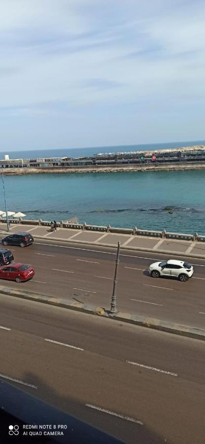 Apartment علي البحر مباشرة بجليم *