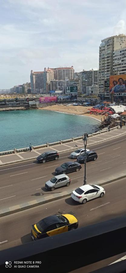 Apartment علي البحر مباشرة بجليم Alexandria