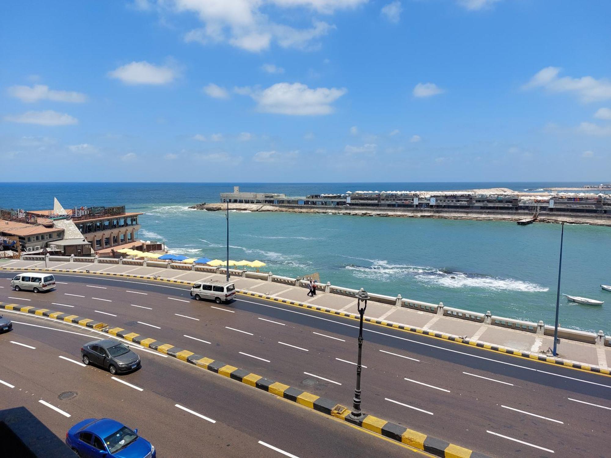 علي البحر مباشرة بجليم Apartment Alexandria
